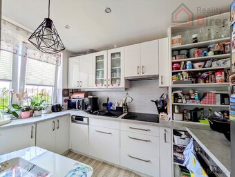 Prodej zrekonstruovaného bytu 3+1, 70 m2 s garáží, pergolou, - 3
