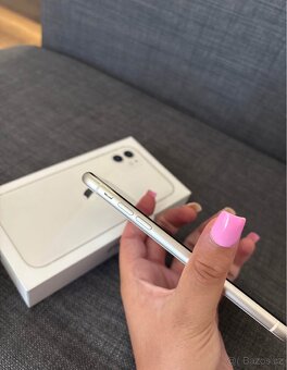 IPhone 11 128GB Bílý kondice baterie 73% - 3