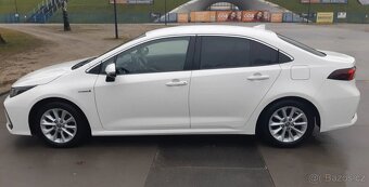 Toyota Corolla 1.8 Hybrid Sedan Comfort - 3