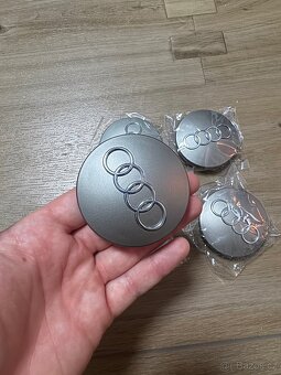 🔘 Středové krytky kol Audi – 68 mm stříbrné (OEM) - 3