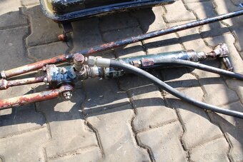 Zetor 6911 posilovač řízení - 3