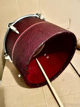 Buben na fandění. - 3