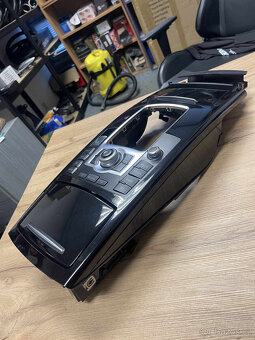 Audi A6 C6 4F black piano - 3