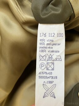 Vojenská zelená uniforma. - 3