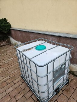 Nádrž na vodu 1000 l - 3