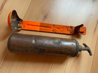 Hasící přístroj (prázdnýé + držák Willys Dodge Ford GPW - 3