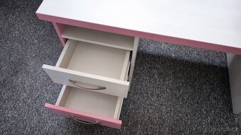 Prodám psací stůl po dceři do dětského pokoje - 3