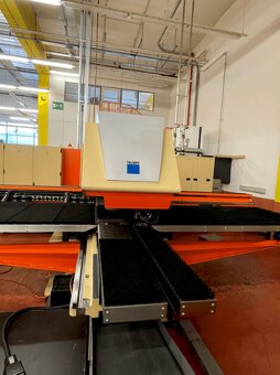 Laserový-vysekávací stroj TRUMPF Trumatic 3000L - 3