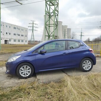 Peugeot 208 1.2 benzín 60kw, poctivých 136tkm, klima - 3
