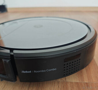 Značkový robotický vysavač iRobot Roomba Combo 1138 - 3