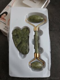 Gua Sha masážní kámen 2 ks váleček proti vráskám na obličej - 3