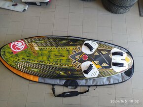 Prodám carbon windsurfingové prkno. - 3