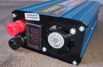 Měnič napětí 12/220 V - 3