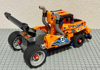 LEGO Technic 42104 - Závodní tahač - 3