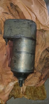 Praga V3S startér - 3