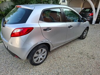 Mazda 2 1.3i Klima Model 2009 - 3