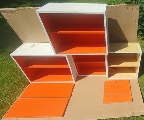 Set 4 ks zavesnych skrinek a 3 ks cel pro supliky - 3