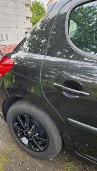 Peugeot 207 1.4 8v - 3