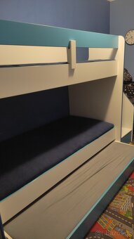 Patrová postel se schůdky, 3 lůžka - 3