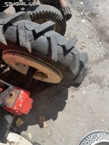 Prodám kola k malotraktorům tera vari možno s vnitřním závaž - 3