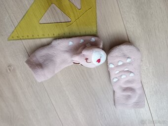 Dětské protiskluzové ponožky se sobem - 3