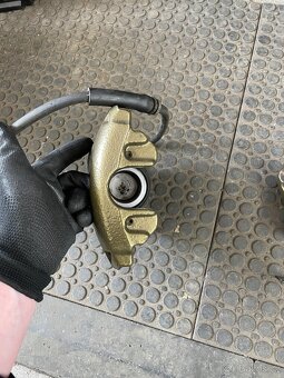 Brzdové třmeny Audi S3 8L - 3