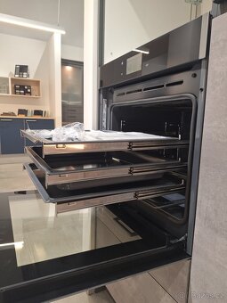 Vestavná multifunkční trouba Gorenje BOP799S51X - 3