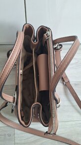 Guess LEANNE HWVY71 70050
- 3