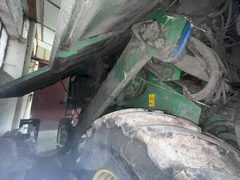 sklízecí mlátička John Deere 2064 - 3