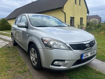 Kia ceed 1.4 benzin, 80kw, rv 2010 ,koupeno nove v CR - 3