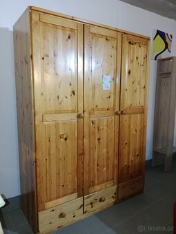Šatní skříň - 3