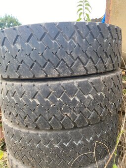 Pneu 225/75-17.5 - 3