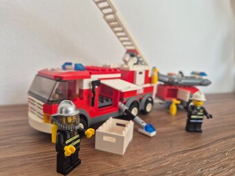 LEGO City 7239 Hasičské nákladní auto - 3