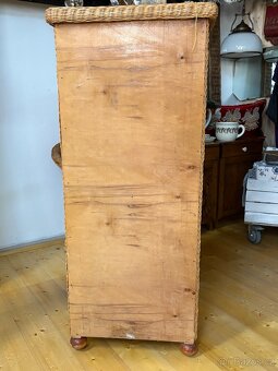 Komoda - 3