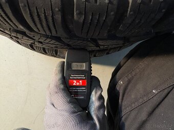 Zimní pneu Bridgestone 225/45R19 - 3