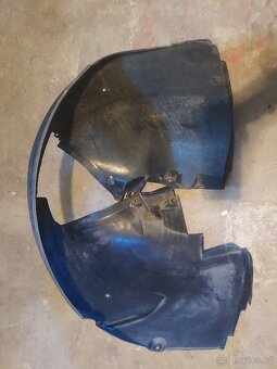 Přední podběhy BMW e38 - 3