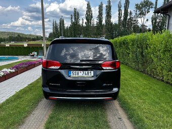 Chrysler Pacifica, 3.6L V6 HYBRID, DPH, 7míst - 3