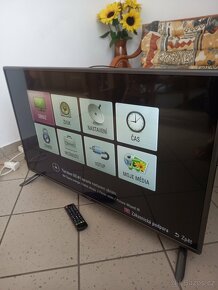 LG 42LB561V LED Smart TV - 3