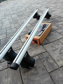 2x střešní nosiče thule 750 a 751, drzak lyží hakr - 3