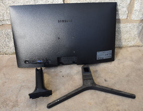 monitor Samsung U32J590UQ s poškozeným panelem - 3