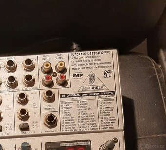 Mixážní pult BEHRINGER UB1204FX - 3