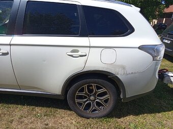 Mitsubishi Outlander 2,2 DiD awd 2015 - 3