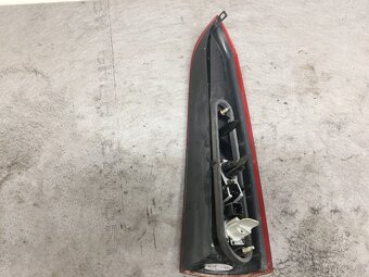 VOLVO V70 2000-2004 - LEVÉ ZADNÍ HORNÍ SVĚTLO - 3