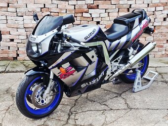 SUZUKI GSX-R 1100 - 3