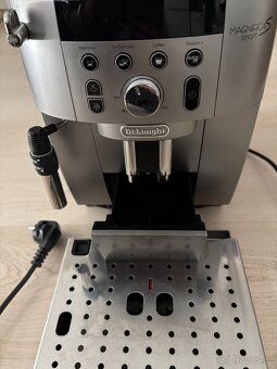 Automatický kávovar De'Longhi Magnifica S Smart stříbrný - 3