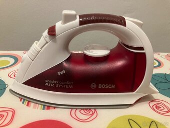 Žehlička s prknem + výbava do kuchyňky - 3