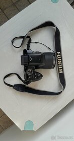 Prodám fotoaparát FujiFILM / FinePix S9200. - 3