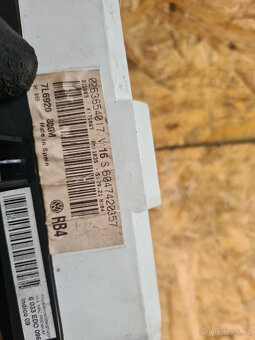 Budiky VW Touareg 7l - 3