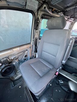 Přední pilotní sedadla VW MULTIVAN T5 - 3