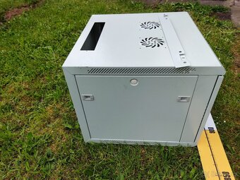 Závěsný rack 9U - 3